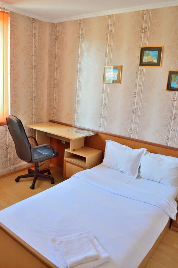 Hotel Kibor Gulubovo  Extérieur photo